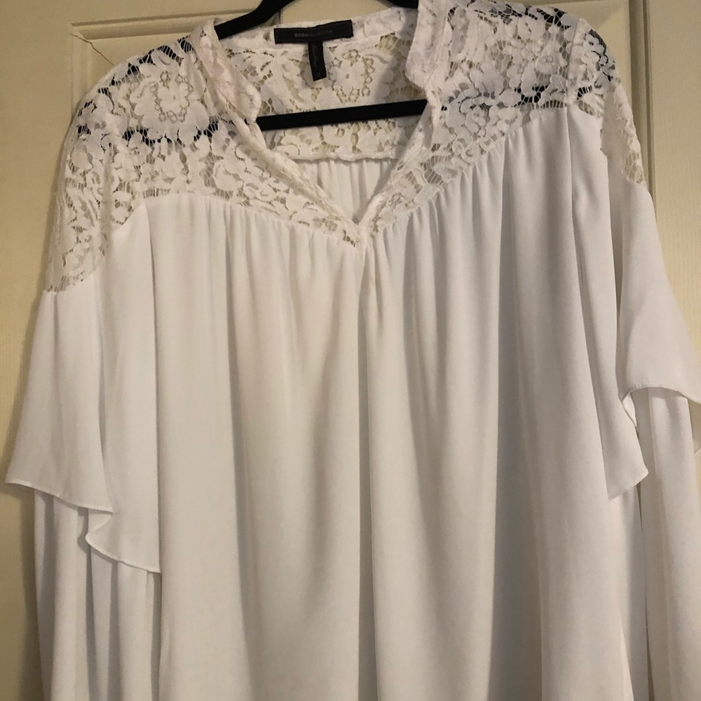 Bell sleeve BCBG MAX AZRIA Top